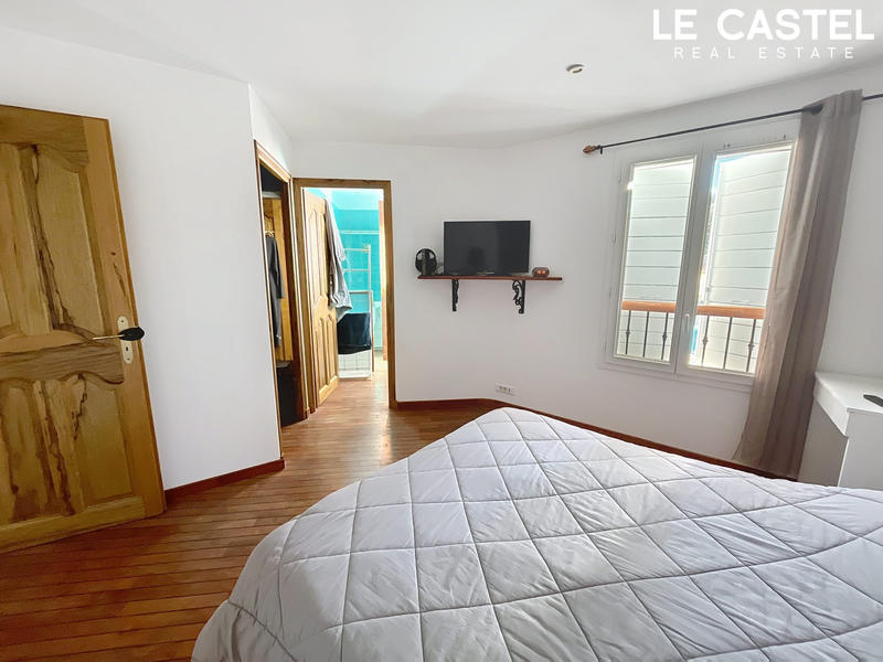 Maison - 212 m² - 9 pièces