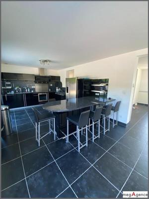 Maison - 210 m² - 5 pièces