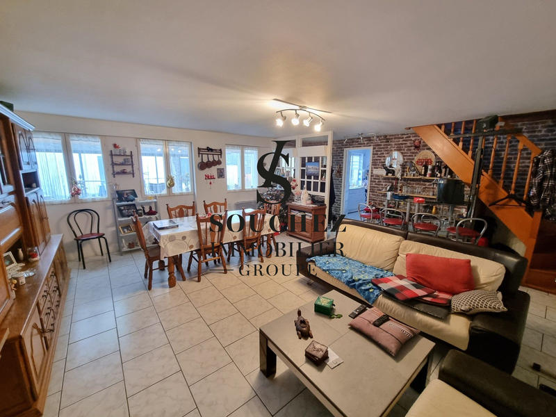 Maison - 90 m² - 5 pièces