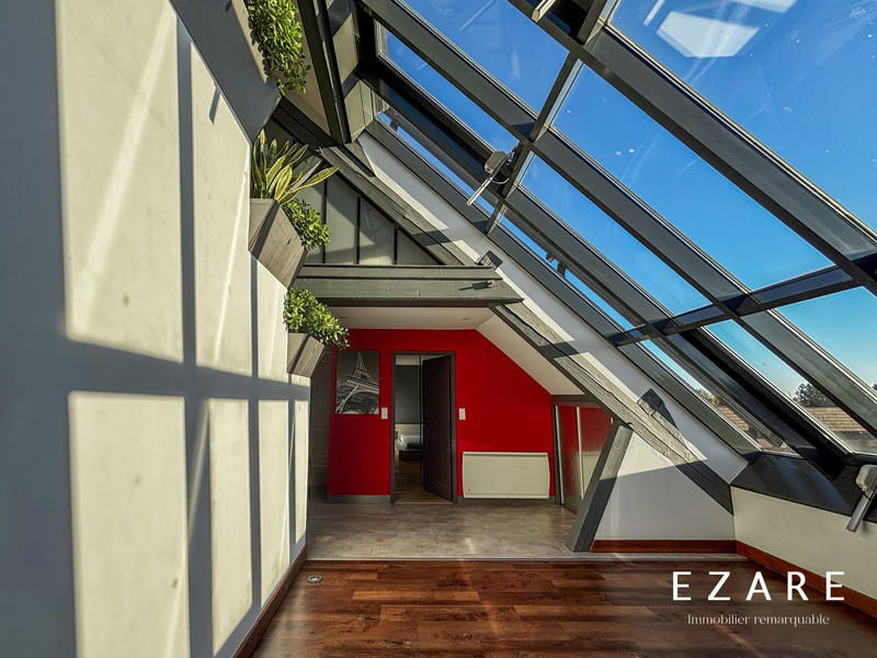 Loft - 138 m² - 6 pièces