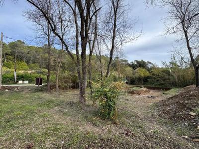 Terrain constructible - 905 m²