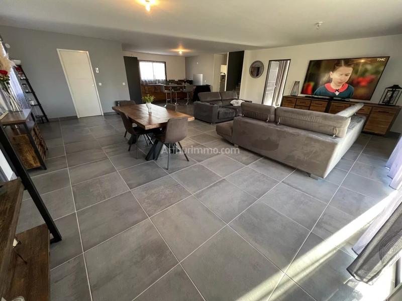 Maison - 213 m² - 7 pièces