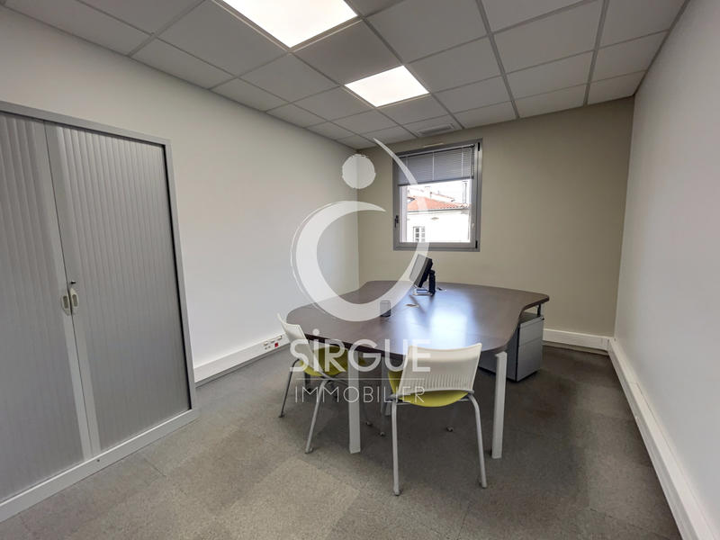 Bureau - 122 m²