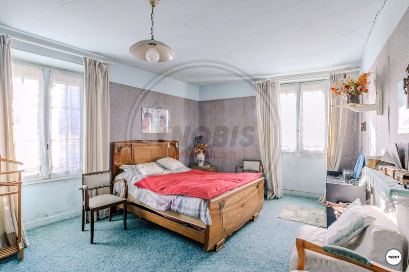 Maison - 300 m² - 10 pièces