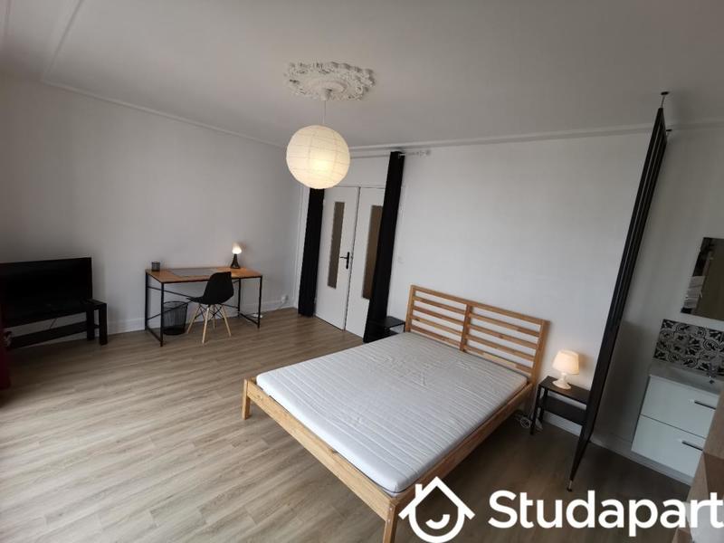 Chambre - 11 m² - 1 pièce