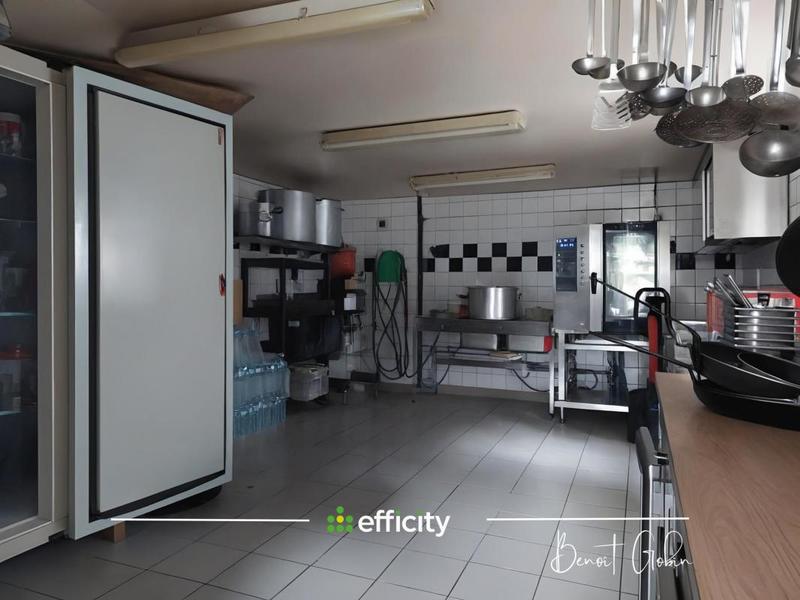 Bureau - 900 m² - 32 pièces