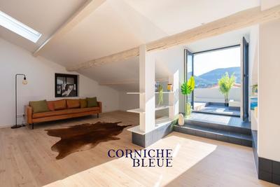 Appartement - 102 m² - 3 pièces