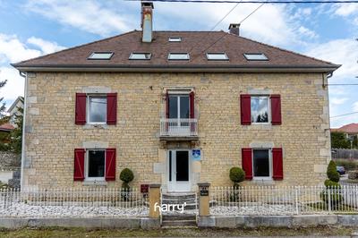 Maison - 380 m² - 13 pièces