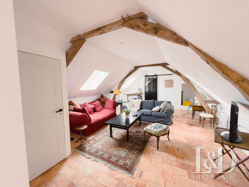 Maison - 205 m² - 12 pièces