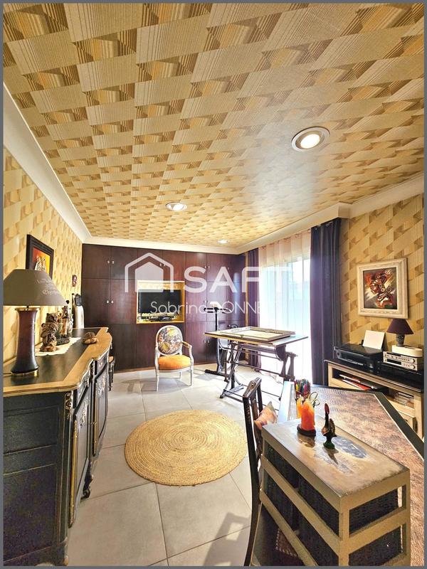 Maison - 212 m² - 7 pièces