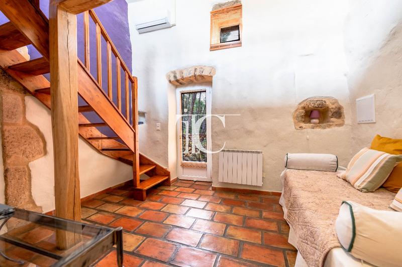 Maison - 245 m² - 9 pièces