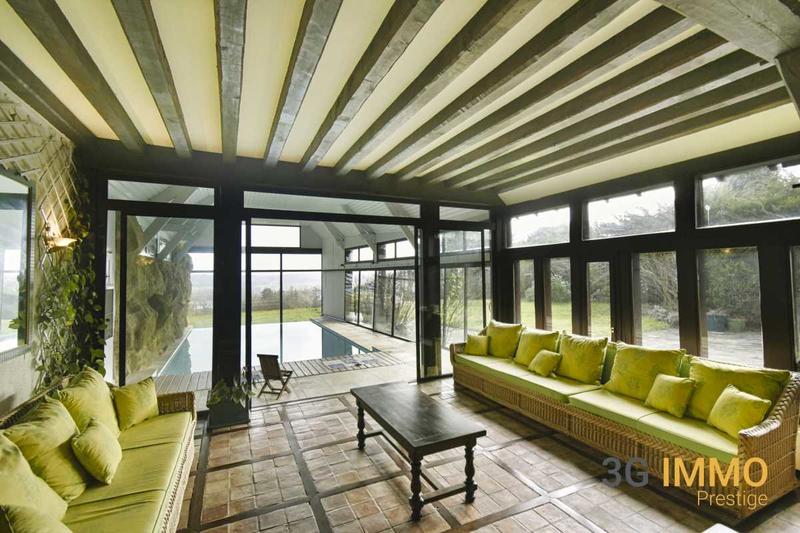 Maison - 257 m² - 7 pièces