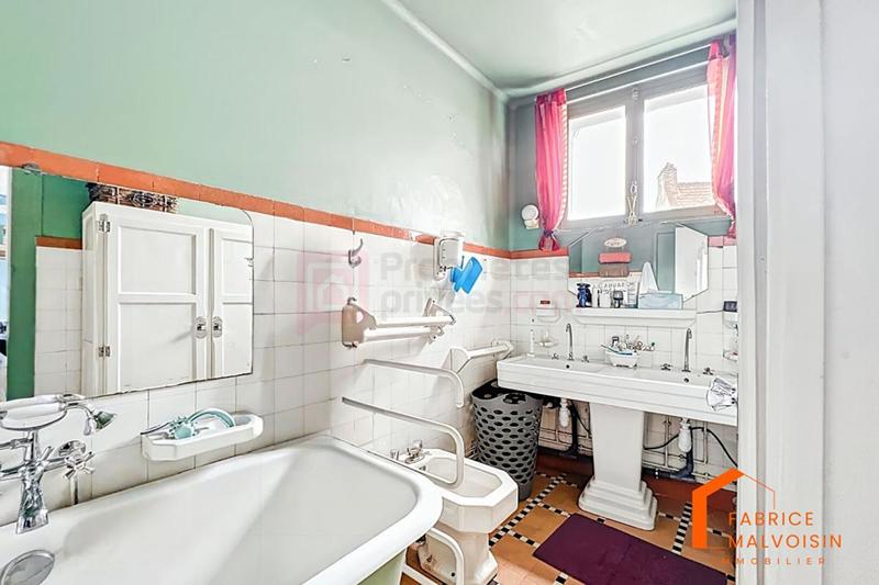 Maison - 402 m² - 16 pièces