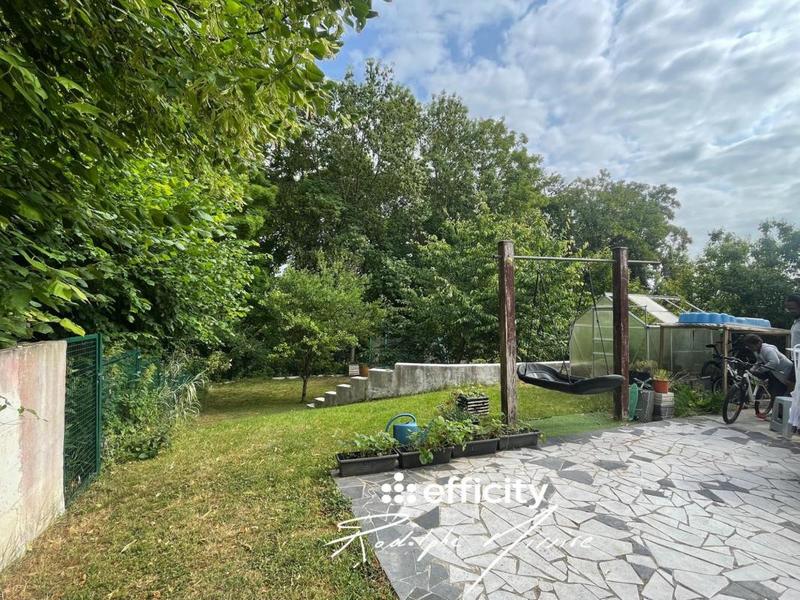 Maison - 86 m² - 5 pièces