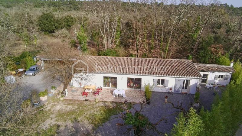 Villa - 222 m² - 6 pièces