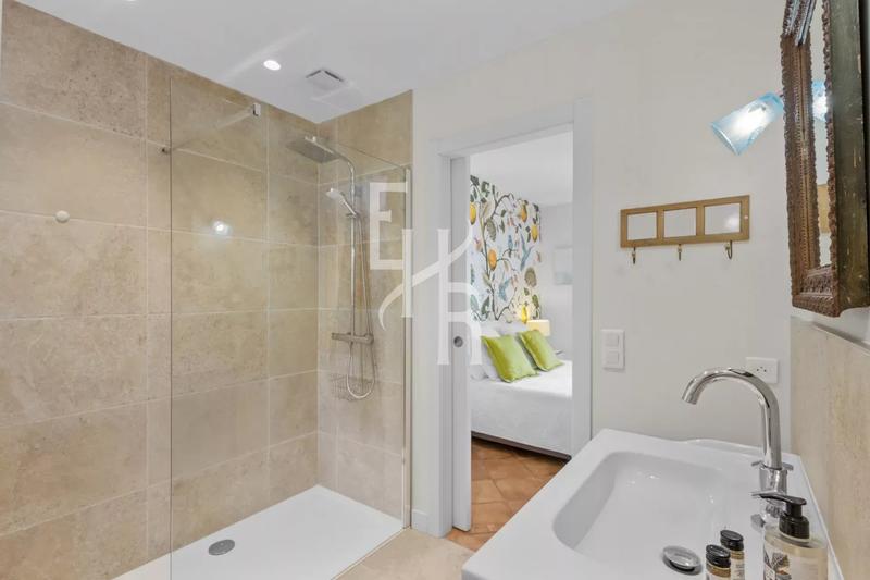 Villa - 205 m² - 5 pièces