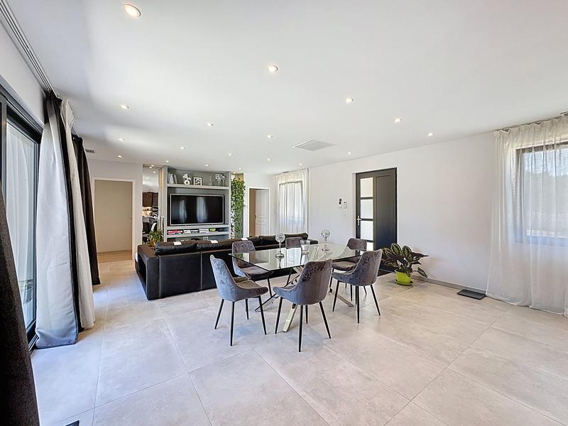 Maison - 130 m² - 5 pièces