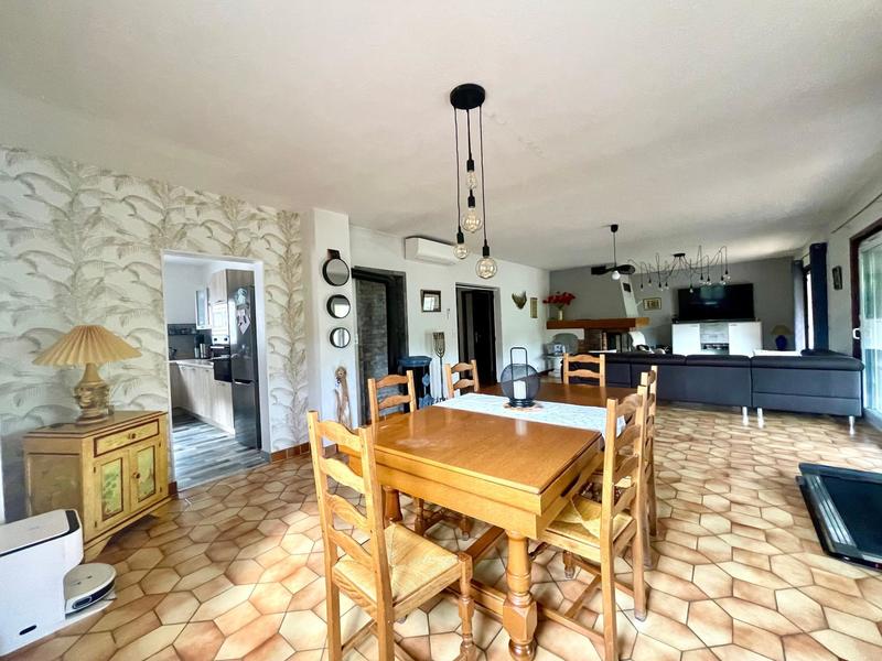 Maison - 197 m² - 7 pièces