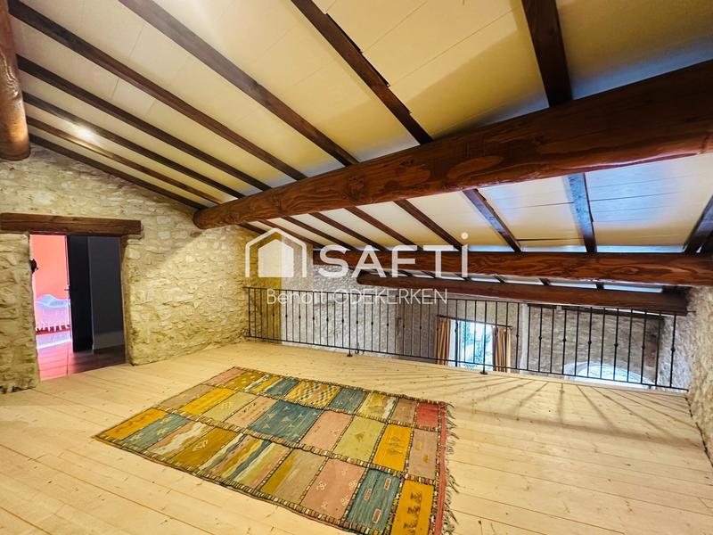 Maison - 280 m² - 12 pièces