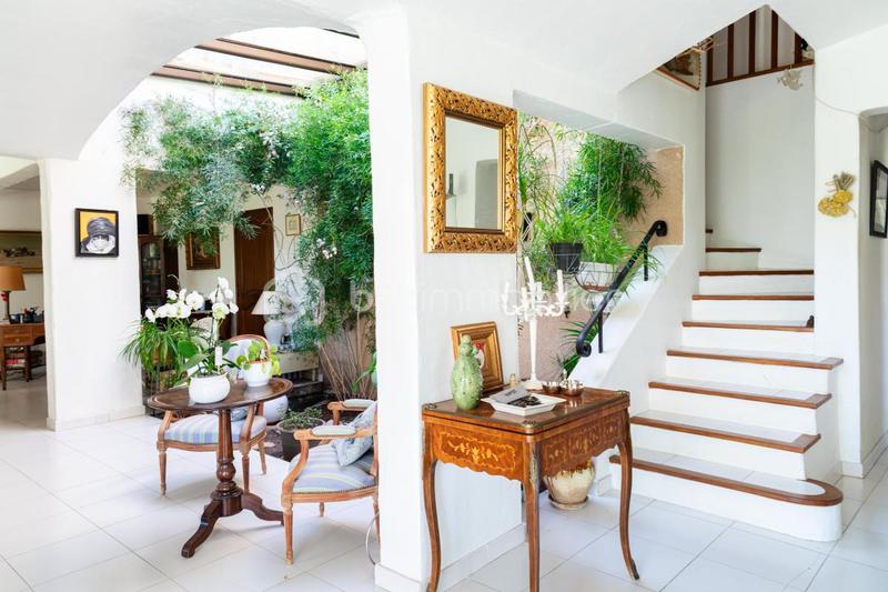 Propriété - 220 m² - 8 pièces