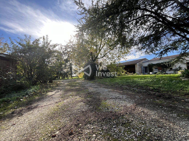 Maison - 240 m² - 7 pièces