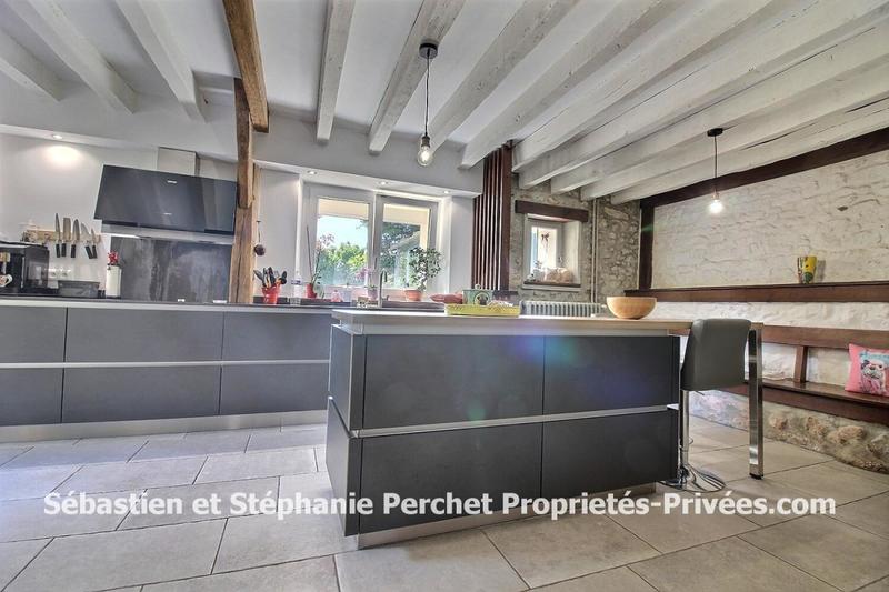 Maison - 233 m² - 8 pièces