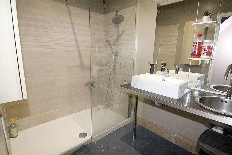 Maison - 142 m² - 9 pièces