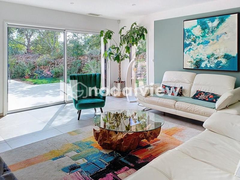 Maison d'architecte - 220 m² - 9 pièces