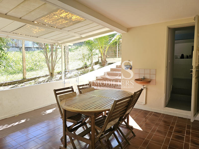 Maison - 204 m² - 7 pièces