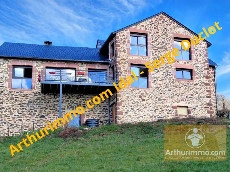 Maison - 215 m² - 5 pièces