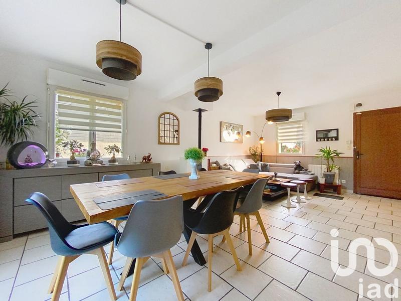 Maison - 211 m² - 11 pièces