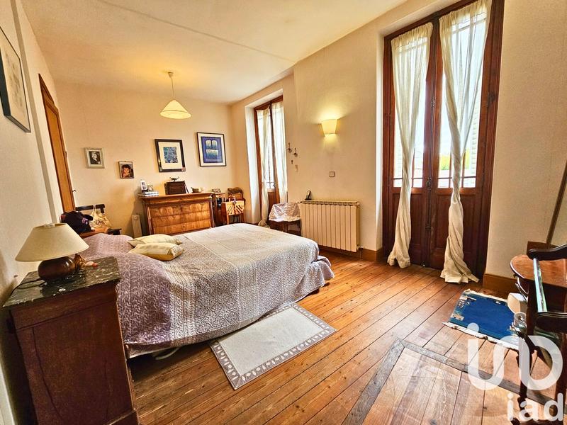 Maison - 170 m² - 9 pièces