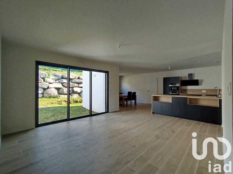 Maison - 98 m² - 4 pièces