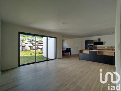 Maison - 98 m² - 4 pièces