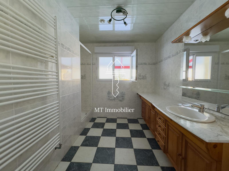 Maison - 257 m² - 10 pièces