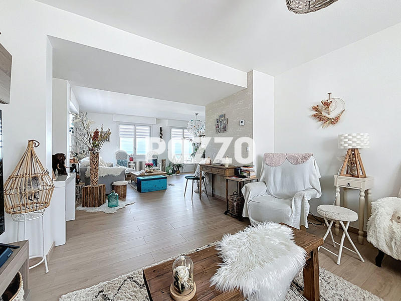 Maison - 155 m² - 9 pièces