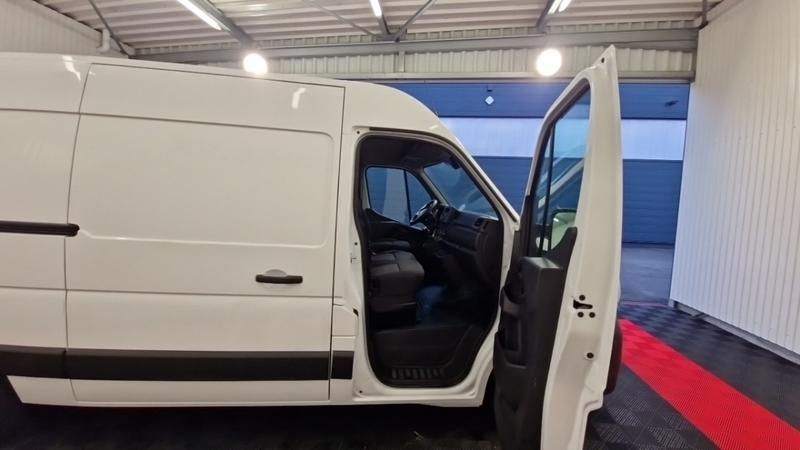 Renault Master trac f3300 l2h2 dci 135 grand confort