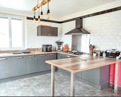 Maison - 188 m² - 7 pièces