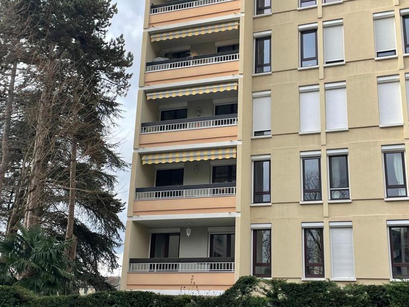 Appartement - 90 m² - 4 pièces