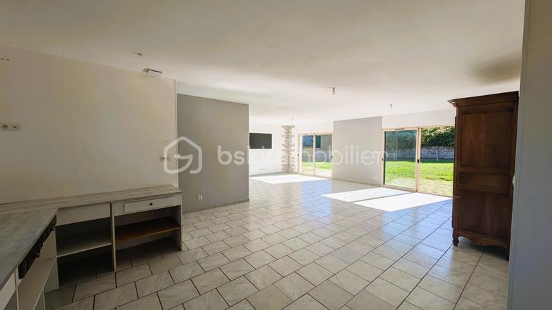 Maison traditionnelle - 176 m² - 8 pièces