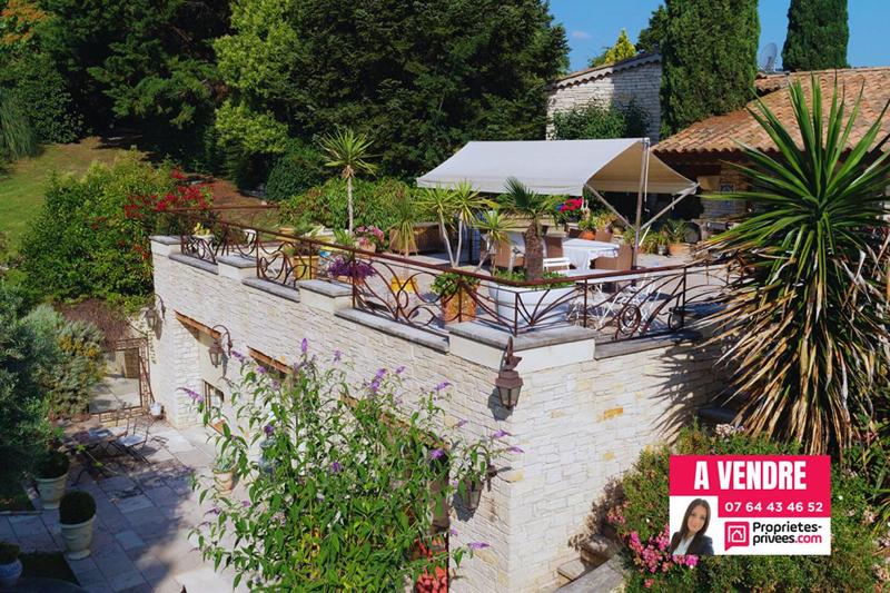 Demeure - 235 m² - 6 pièces