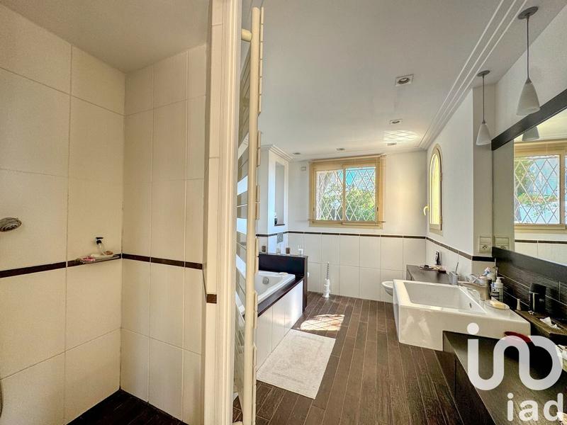 Maison de maîtres - 313 m² - 10 pièces