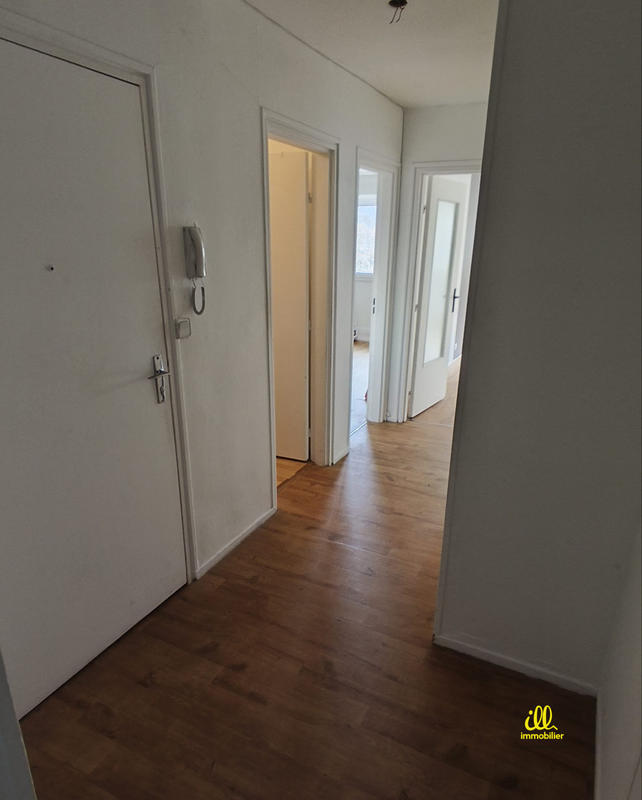 Appartement - 80 m² - 5 pièces