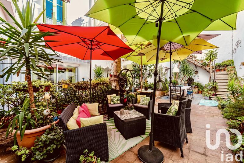 Maison - 366 m² - 26 pièces