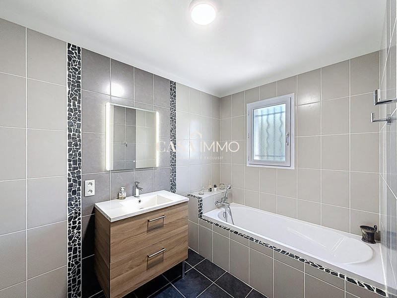 Maison - 167 m² - 6 pièces