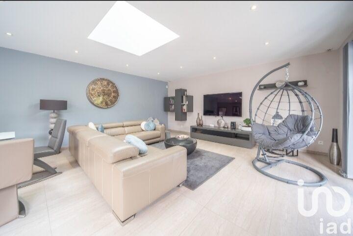 Maison de maîtres - 220 m² - 7 pièces