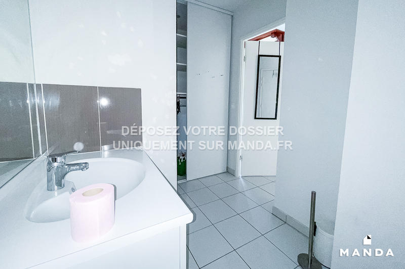 Studio - 30 m² - 1 pièce