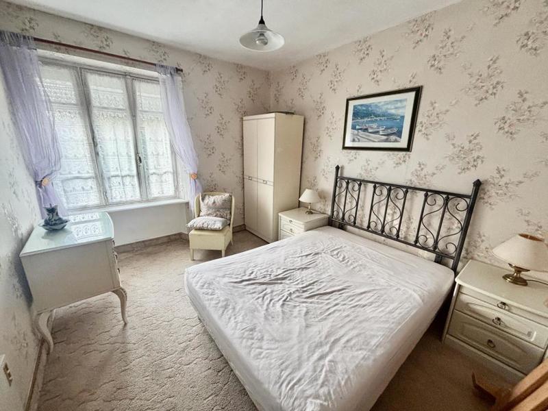 Maison en pierre - 317 m² - 15 pièces