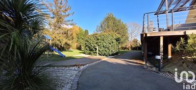 Maison - 198 m² - 9 pièces