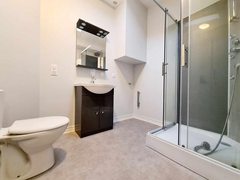 Maison - 280 m² - 10 pièces